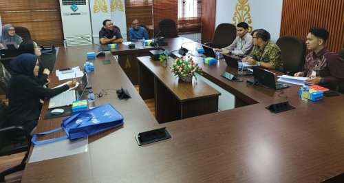 Hearing Komisi II DPRD Pekanbaru dengan OJK tanpa kehadiran CIMB Niaga.(foto: mimi/halloriau.com)