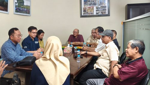 Bersama Sambu Group, PWI Riau menyatakan komitmennya mendukung keberlanjutan industri lokal.(foto: istimewa)