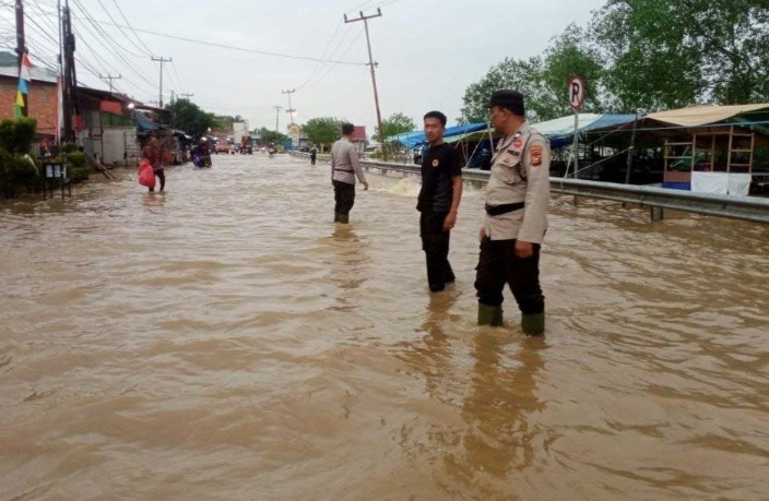  Sejumlah wilayah pesisir Inhil terdampak banjir rob (foto/rri)